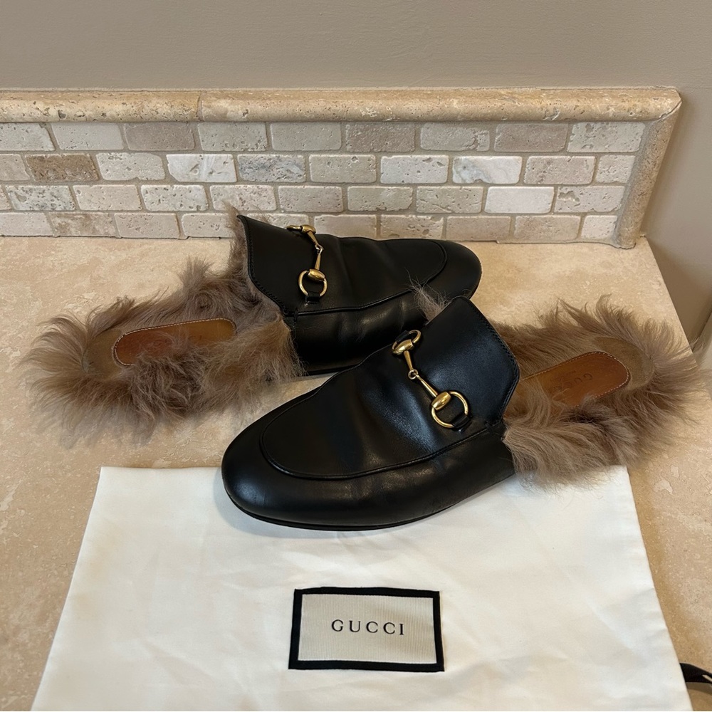 $1,090~GUCCI~Princetown Shearling Black Leather Slip-On Slides~Slippers~8/8.5/39